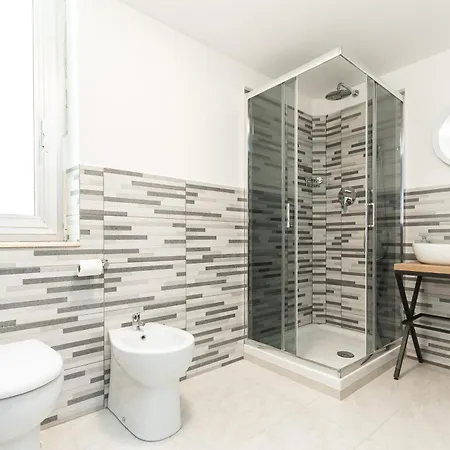 Apartment Comfortable With Style And Elegance Genoa